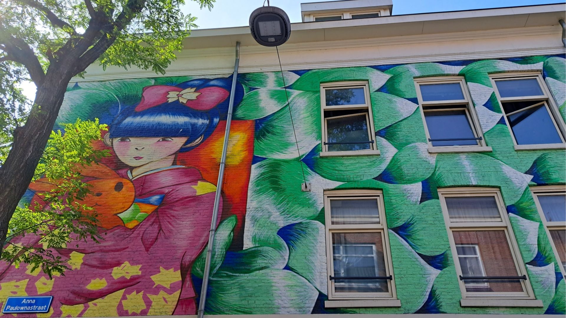 Mural Manga Girl van Sharon van Dams Rotterdam Street Art